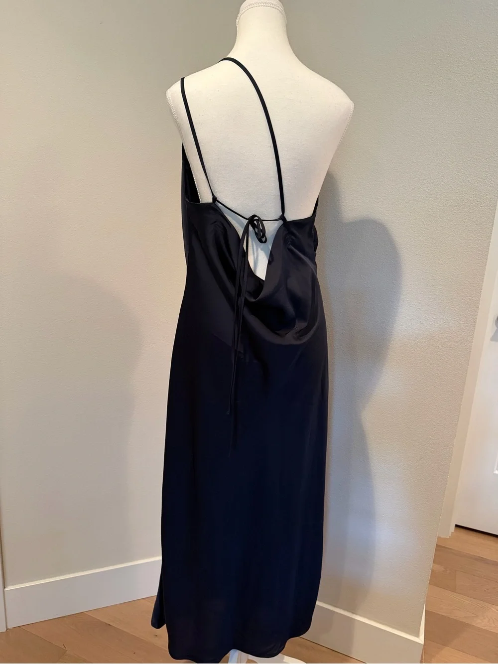 One-Shoulder Strap Navy Draped Satin Dress - Picture 4 of 5